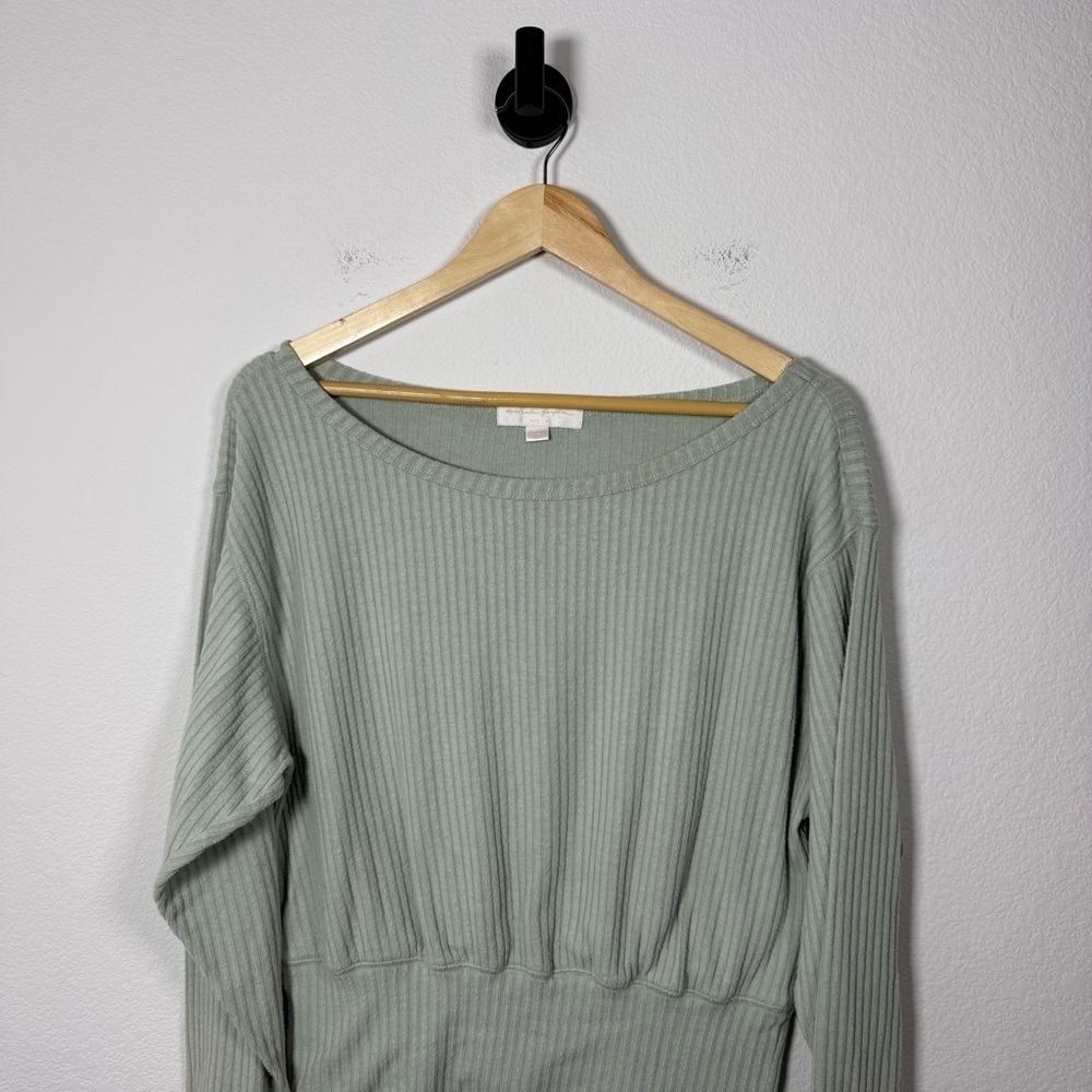 Spiritual Gangster Women’s Ballet Rib Banded Hem Pullover in Sage Green M - Picture 6 of 13